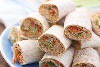 Buffalo Chicken Hummus Pinwheels