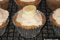 Irresistible Banana Cupcakes with Honey Cinnamon Frosting