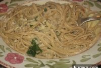 Rachael Ray’s Zesty White Clam Linguine