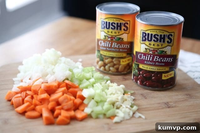 Delicious Slow Cooker Chicken and Farro Chili with healthy ingredients from aggieskitchen.com